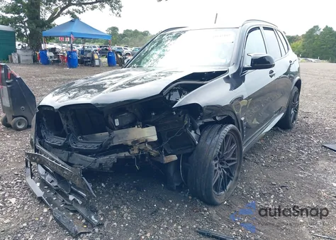 2025 BMW X5 M Competition из США, поврежденный, VIN 5YM13ET07S9X53115